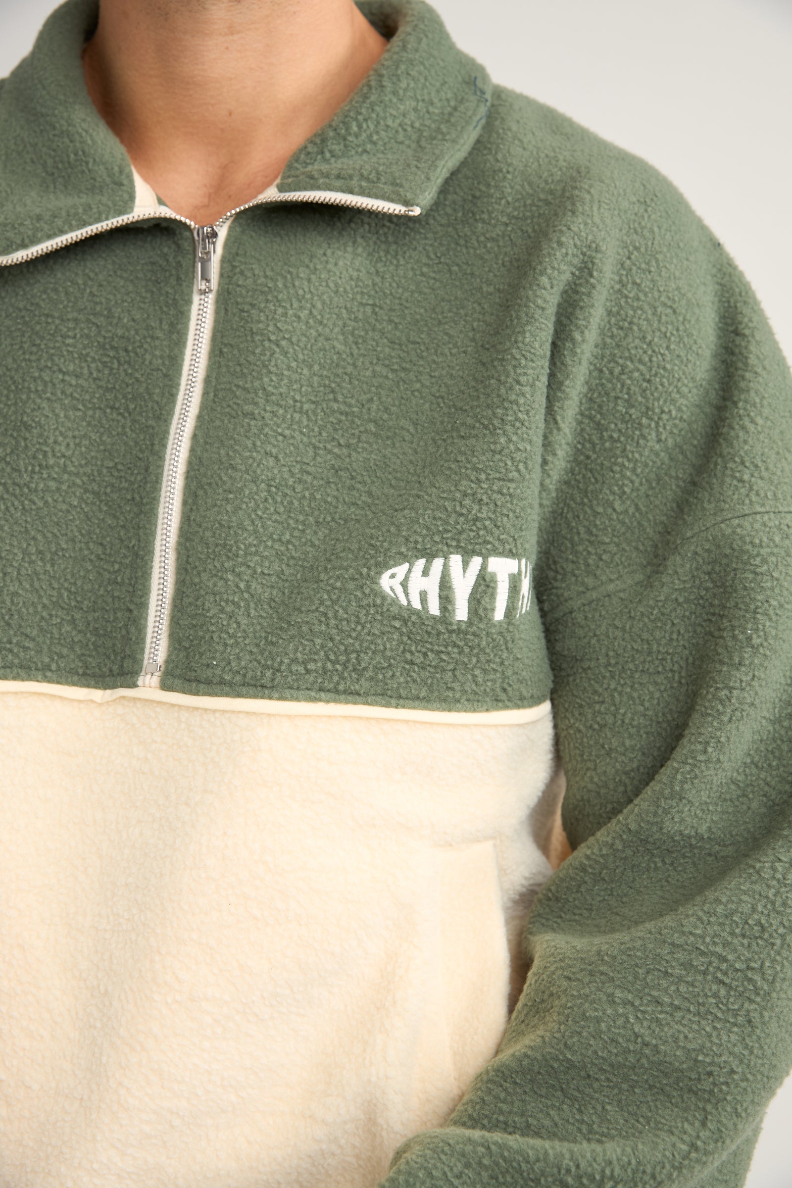 Quarter Zip Pull Over